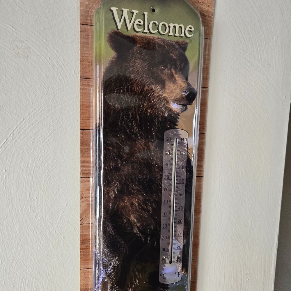 Brand New Rustic 'WELCOME' Metal Thermometer with Majestic Bear Design
